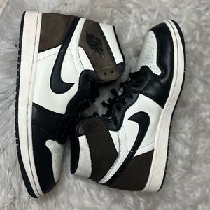 Air Jordan 1 Retro High OG Dark Mocha